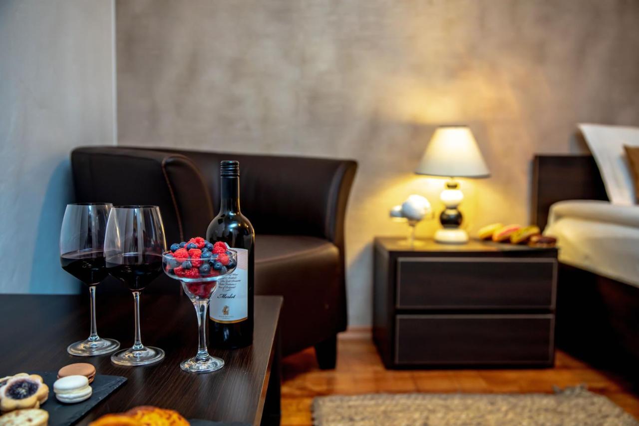 Velinov Boutique Hotel Банско Экстерьер фото
